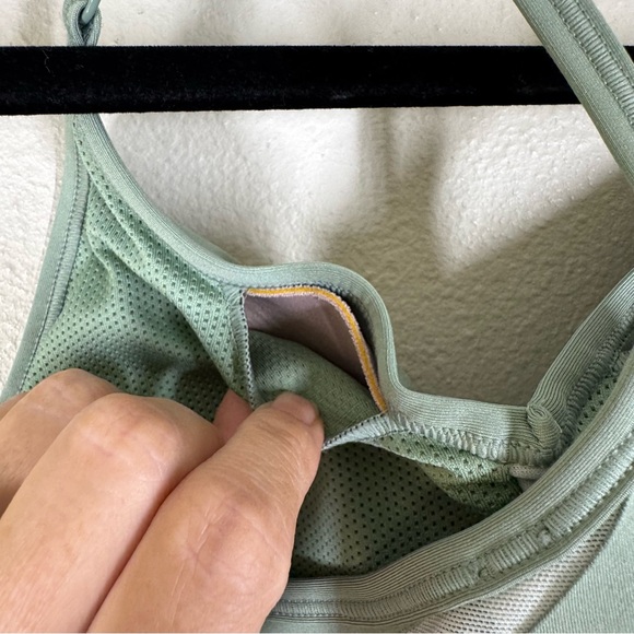 Nike Indy Light Support Padded Adjustable Sports Bra Size Women's Medium CZ4456 - Picture 4 of 8